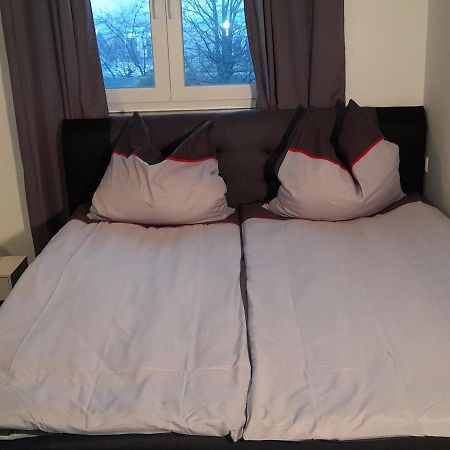 Berlin - Schoenefeld Gruene Wohnung エクステリア 写真