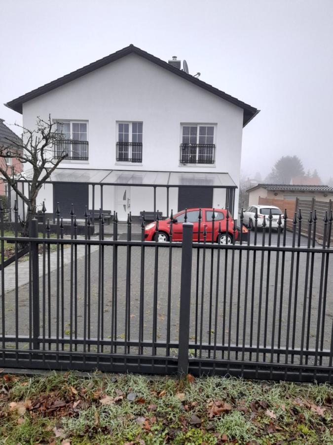 Berlin - Schoenefeld Gruene Wohnung エクステリア 写真